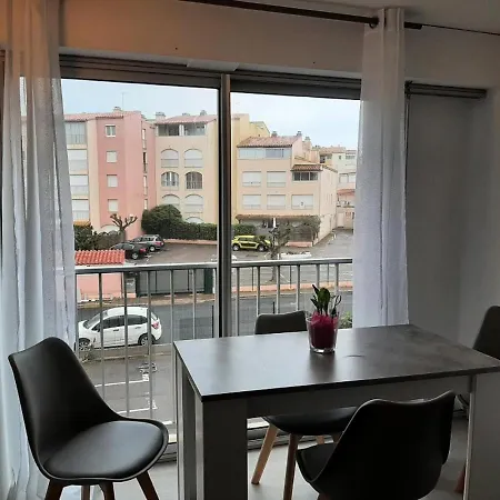 Studio A Proximite Des Commerces Et Activites - Studio 4 Personnes - Budg 954 Agde